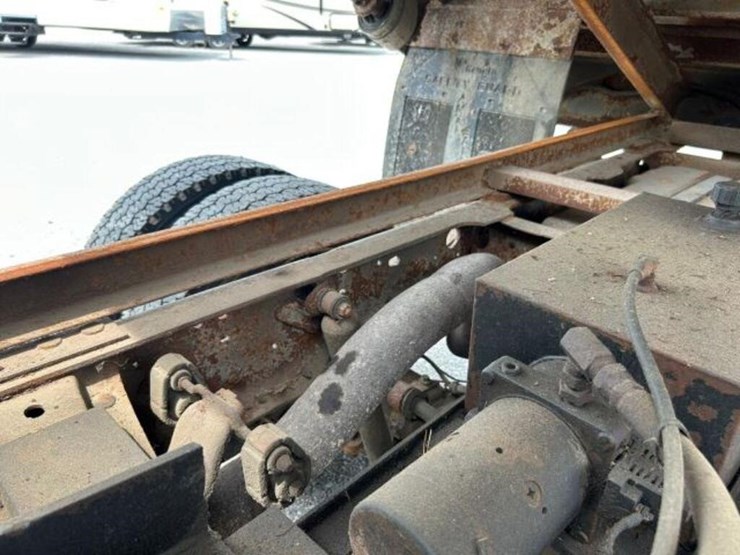 2002-ford-f550-image-51