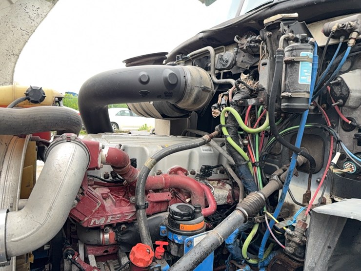 2012-mack-cxu613-image-37