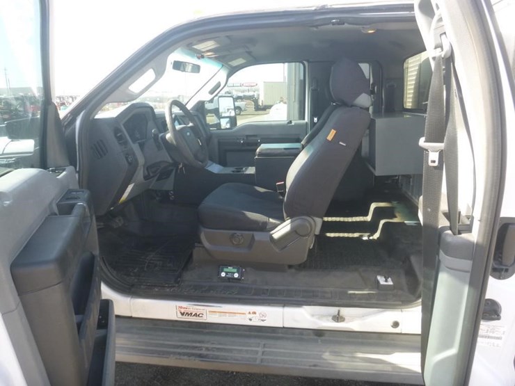 2012-ford-f550-image-19