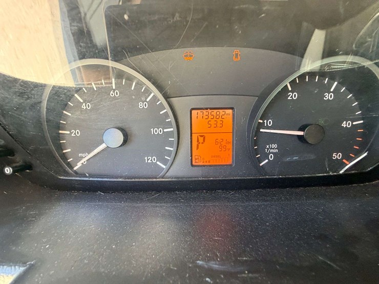 2010-freightliner-sprinter-3500-image-19
