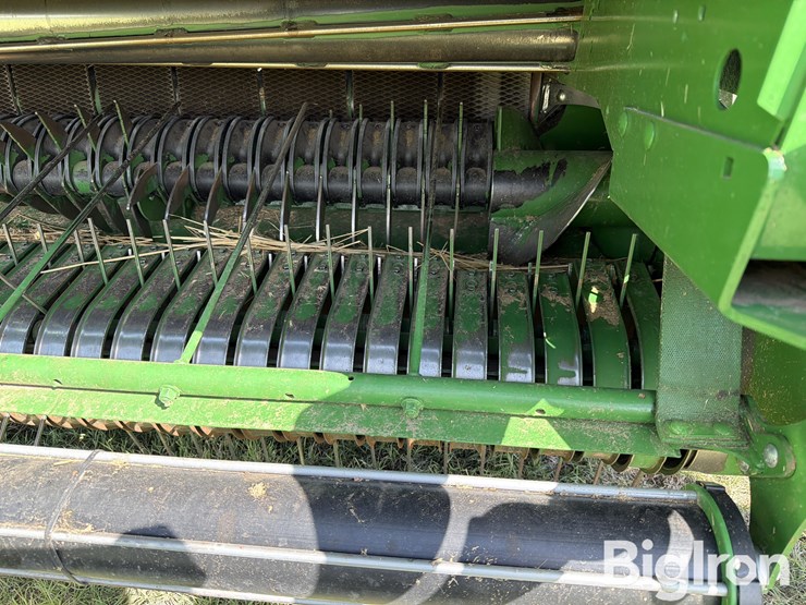 2022-john-deere-560m-image-17
