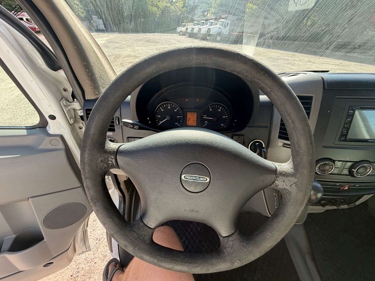 2010-freightliner-sprinter-3500-image-18