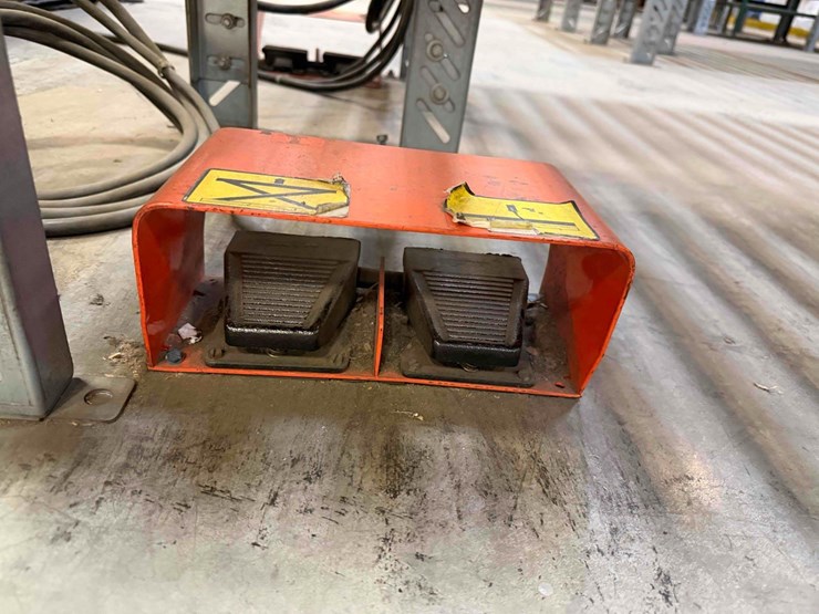 lee-l36-30-electric-hydraulic-scissor-lift-image-7