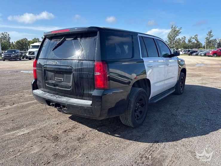 2018-chevrolet-tahoe-image-3