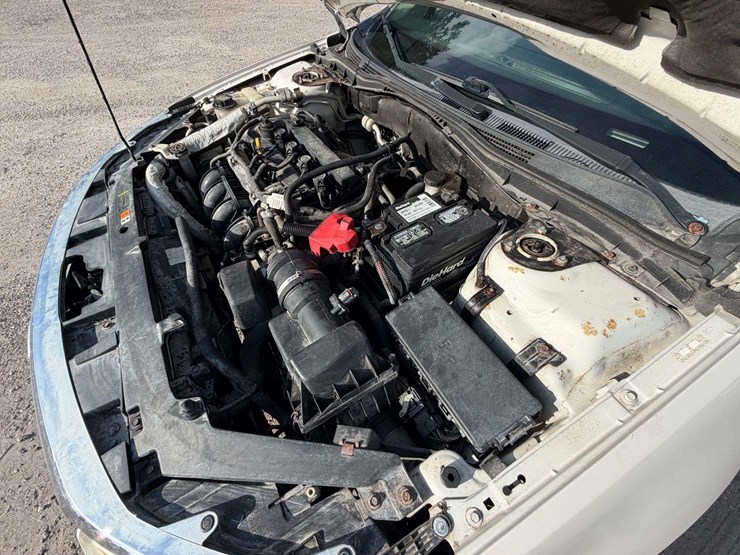 2011-ford-fusion-4-door-sedan-(63,841-miles)-image-21