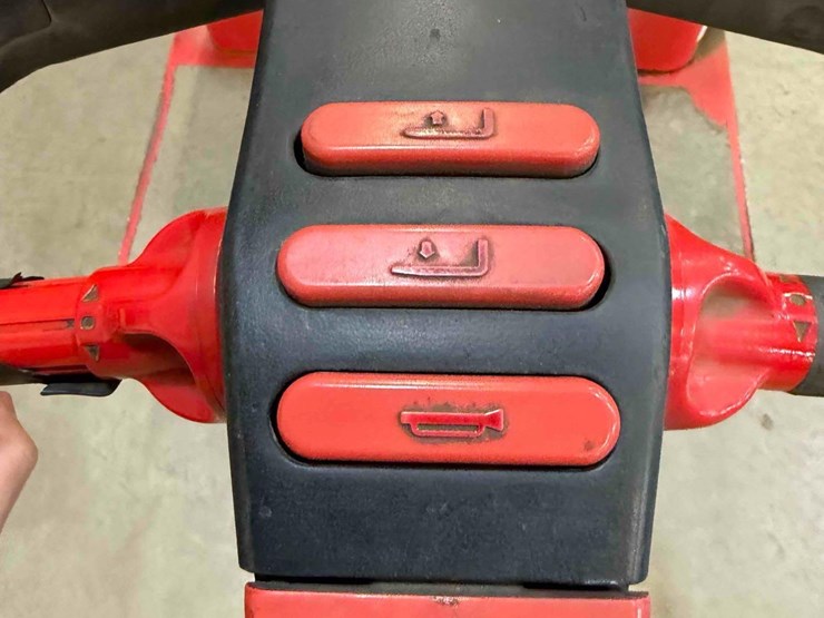 electric-pallet-jack-image-10
