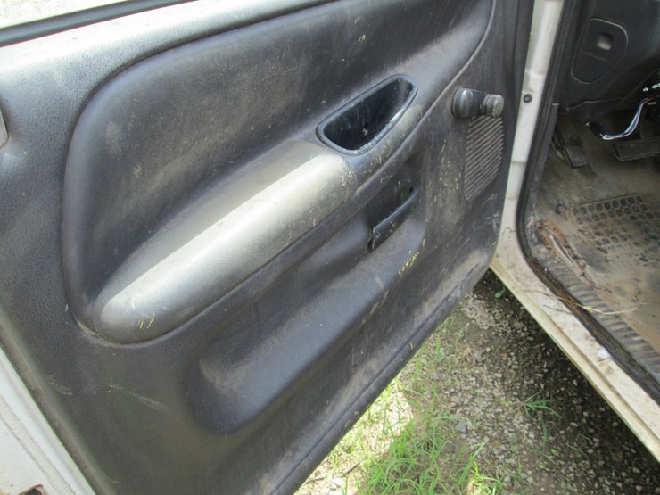 1999-dodge-2500-image-22