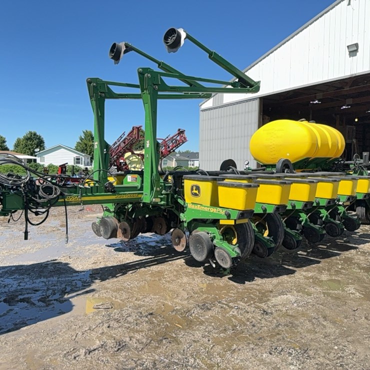 JOHN DEERE 1770