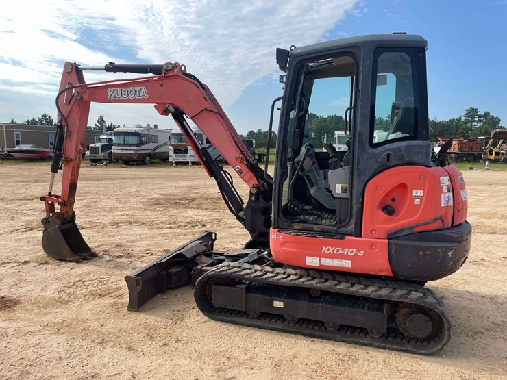 2014-kubota-kx040-4-image-3