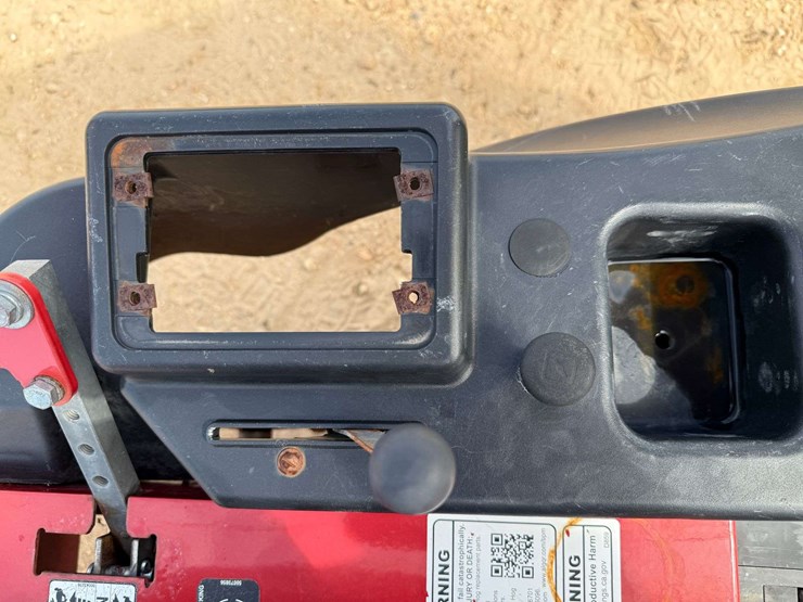 2019-bushog-zt-zero-turn-lawn-mower-image-18