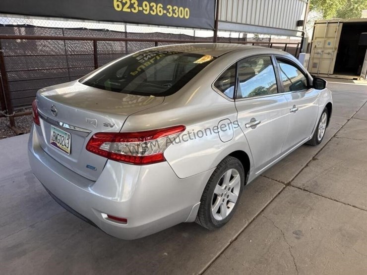 2014-nissan-sentra-sv-sdn-image-8