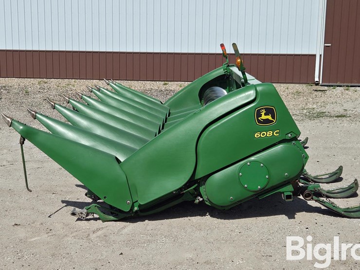 2017-john-deere-608c-image-9