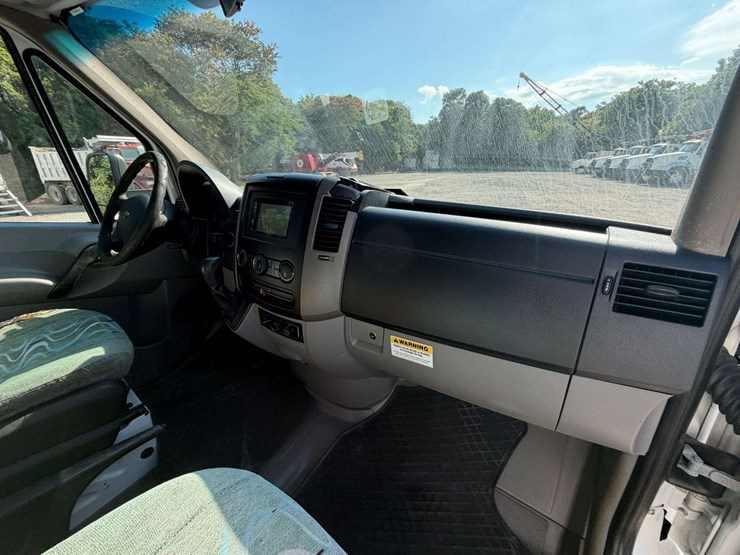 2010-freightliner-sprinter-3500-image-34