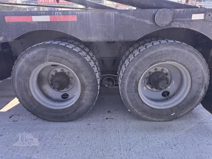 2006-mack-cv713-granite-rolloff-truck-image-12