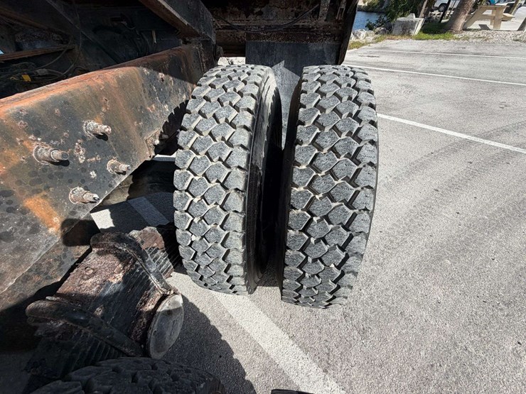 2006-mack-granite-ct713-image-19