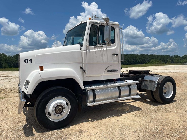 1988-freightliner-flc112-image-1