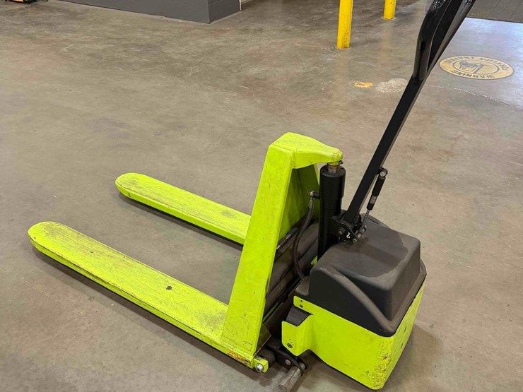 manual-pallet-jack-image-3