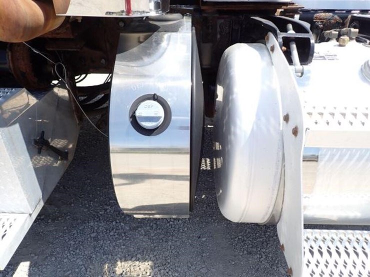 2013-peterbilt-367-image-104