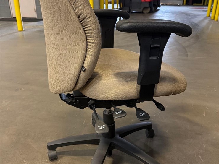 office-chair-image-2