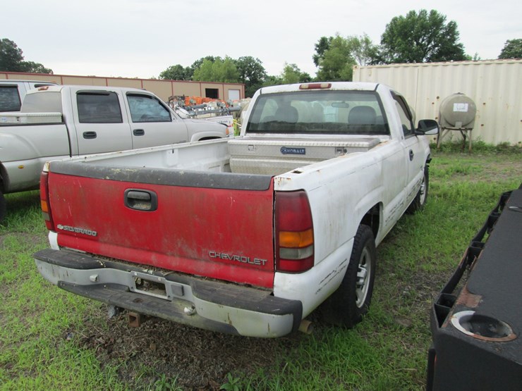 2000-chevrolet-silverado-1500-image-3