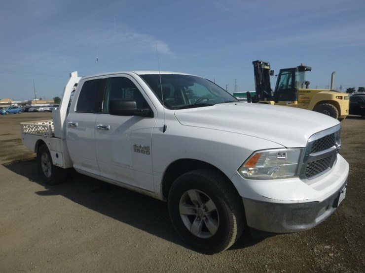 2016-dodge-1500-image-2