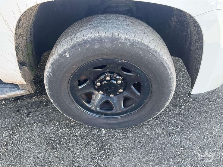 2018-chevrolet-tahoe-image-24