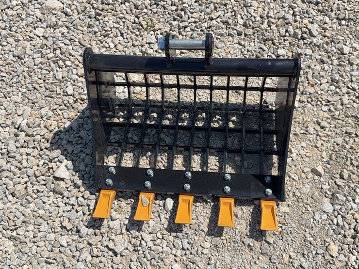 22”-mini-excavator-skeleton-bucket-image-1