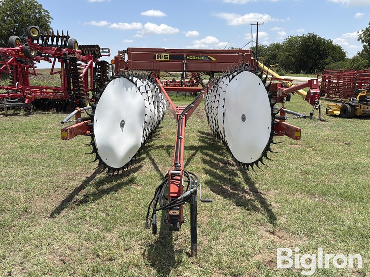 2020-h&s-hd8117-17-wheel-hay-rake-image-2