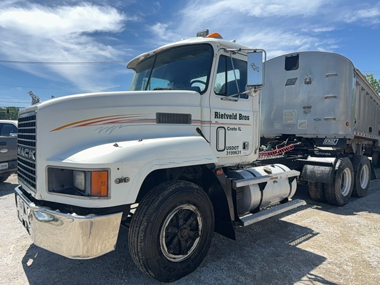 1993-mack-ch613-image-1