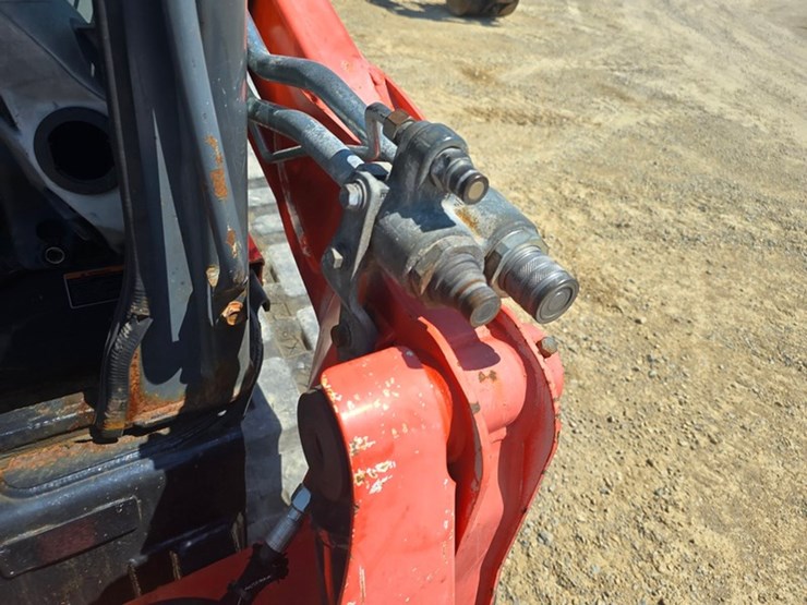 kubota-svl65-2-image-16