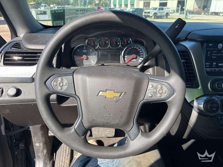 2018-chevrolet-tahoe-image-8