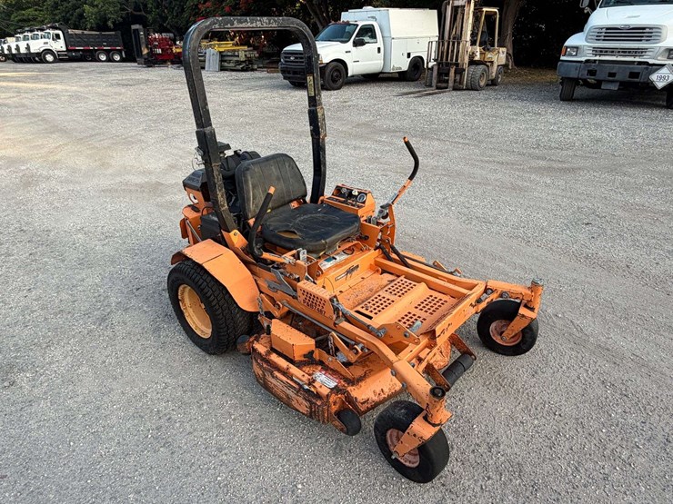 2013-scag-turf-tiger-52"-zero-turn-mower-image-2