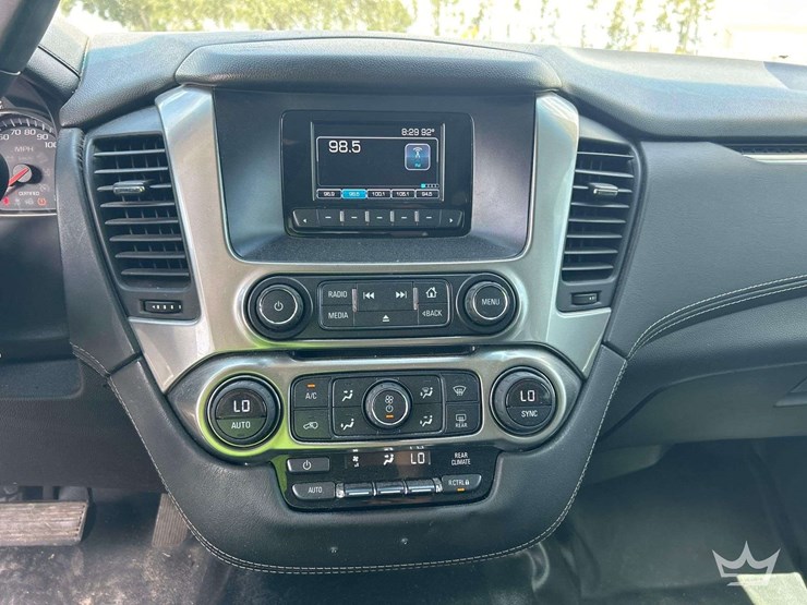 2016-chevrolet-tahoe-image-18