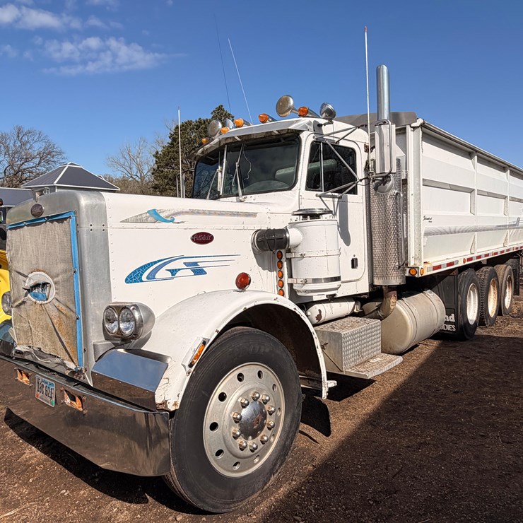 1980 Peterbilt Grain Truck