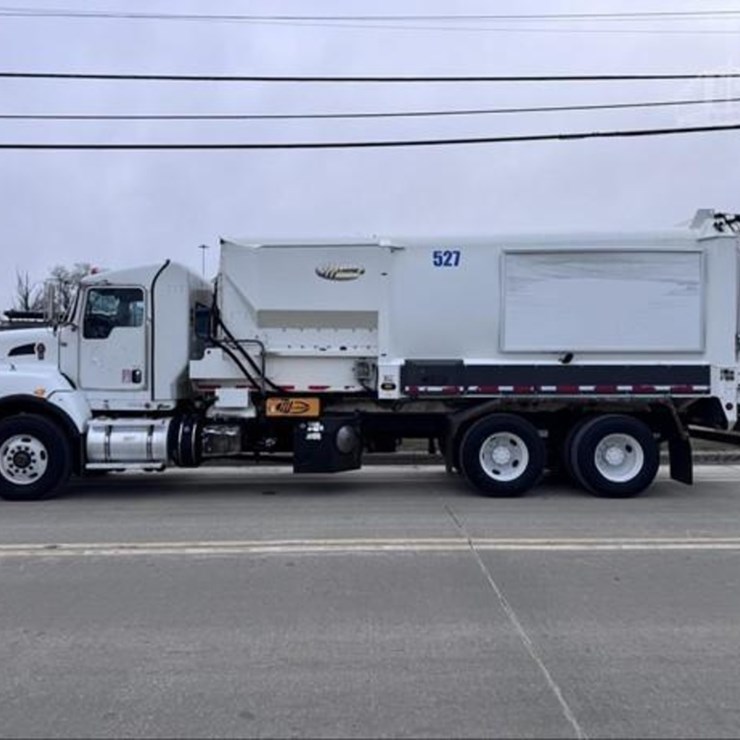2013 KENWORTH T470