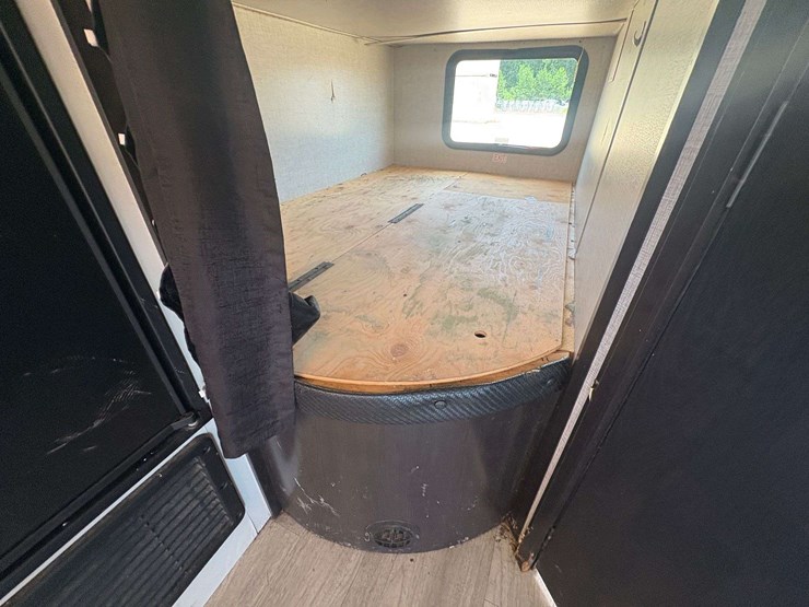 2022-jayco-"jayflight"-27'-travel-trailer-image-23