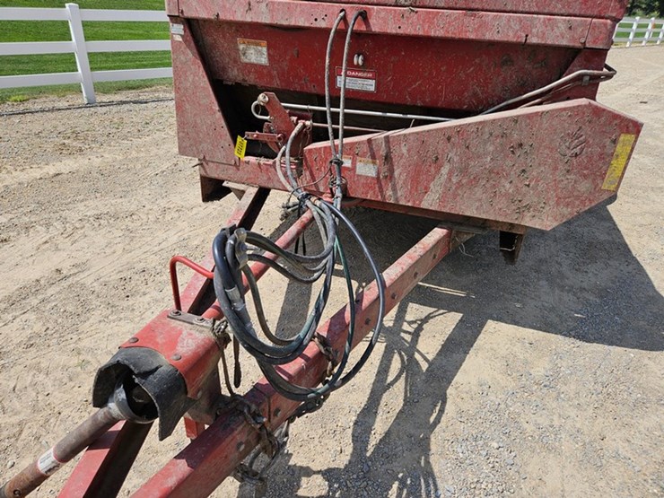new-holland-195-image-10