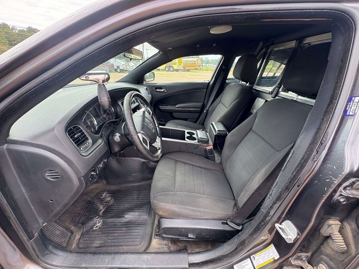 2014-dodge-charger-police-sedan-(187,640-miles)-image-12