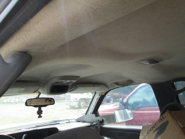 2005-gmc-2500hd-image-24