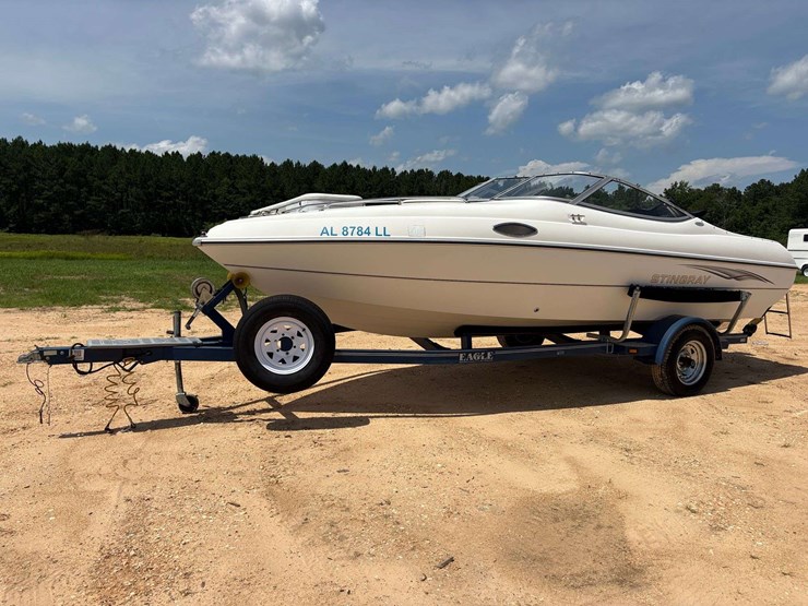 2004-stingray-200cs-cabin-boat-w/trailer-image-1