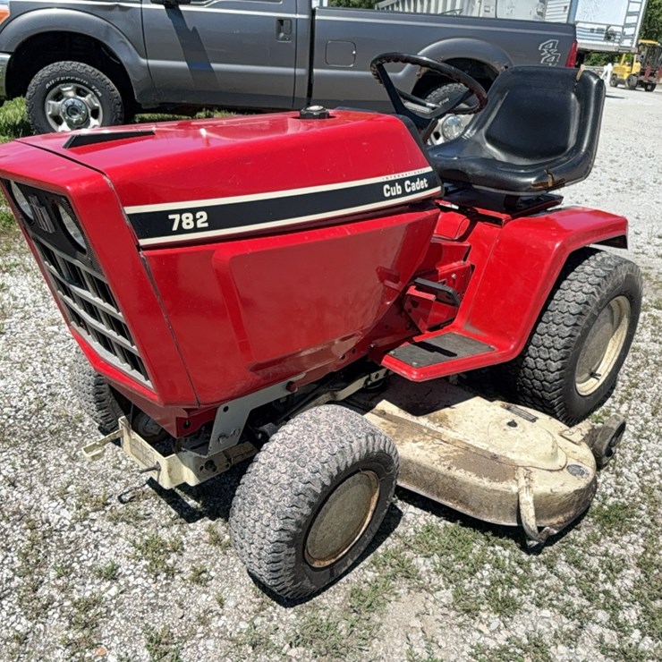 CUB CADET 782