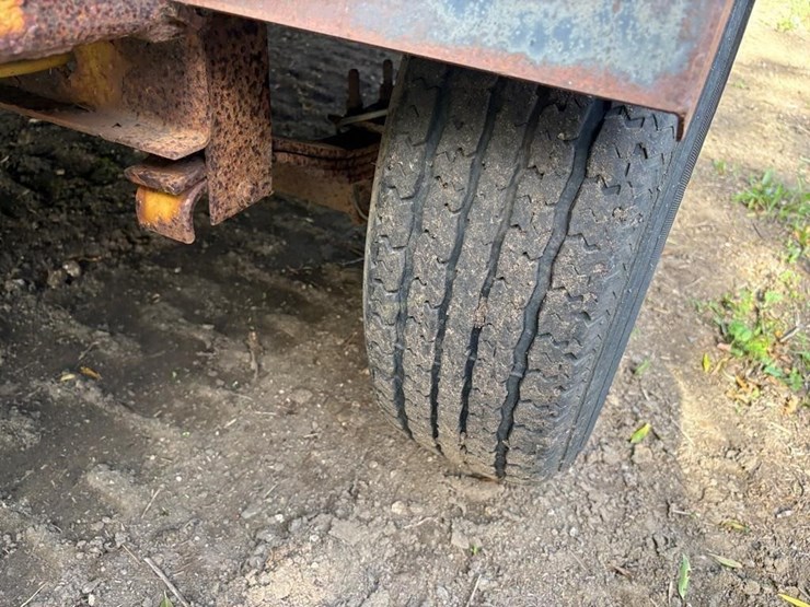 14'-x-77"-tandem-axle-trailer-image-11