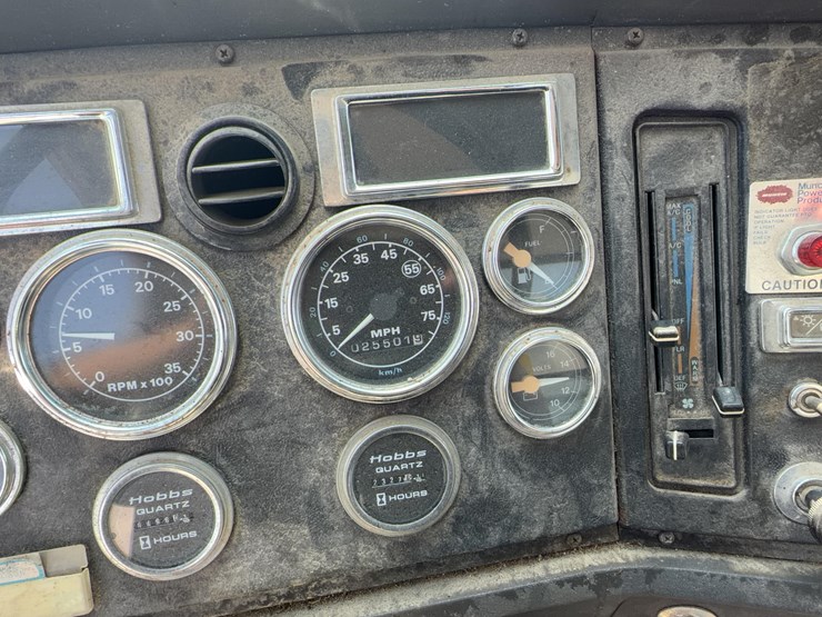 1995-ford-l9000-image-52