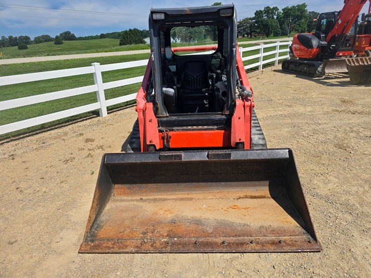 kubota-svl65-2-image-12