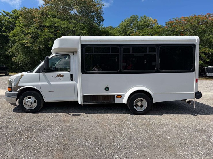 2009-gmc-3500-image-5