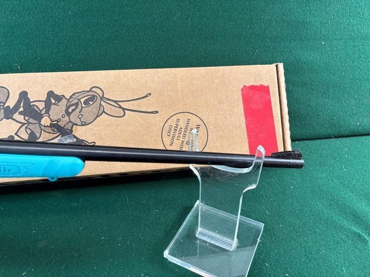 crickett-"my-first-rifle"-22-s,-l-or-lr-rifle--nib-image-5