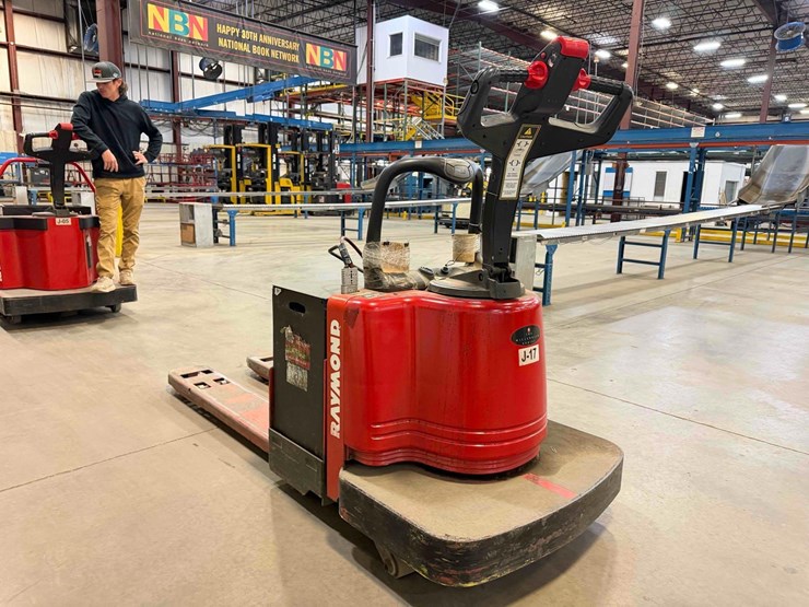electric-pallet-jack-image-4