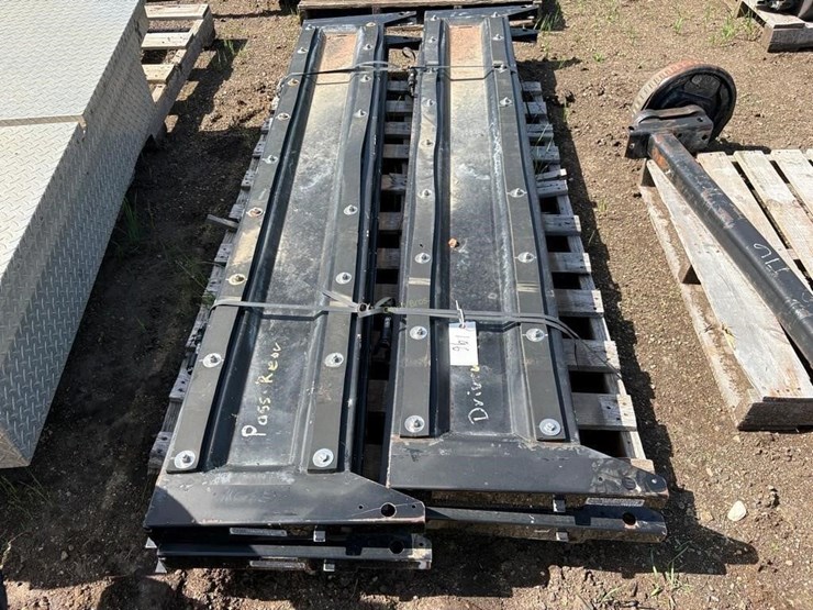truck-flip-down-side-panels-image-1