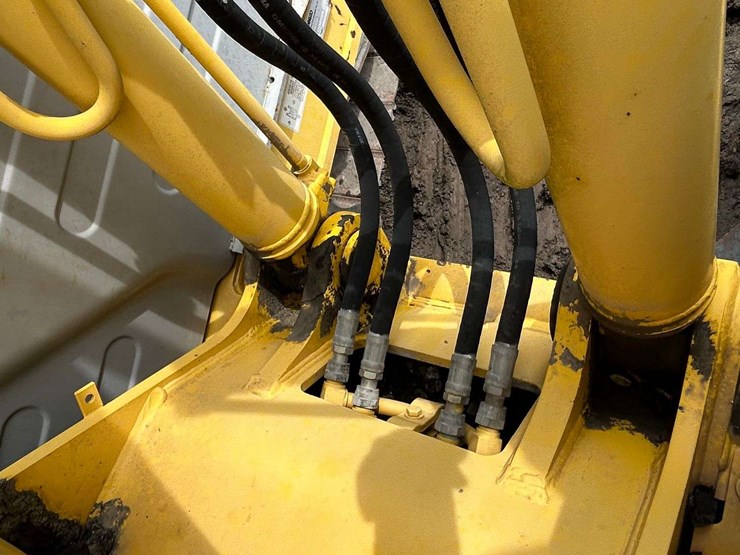 2003-kobelco-sk135sr-lc-image-22