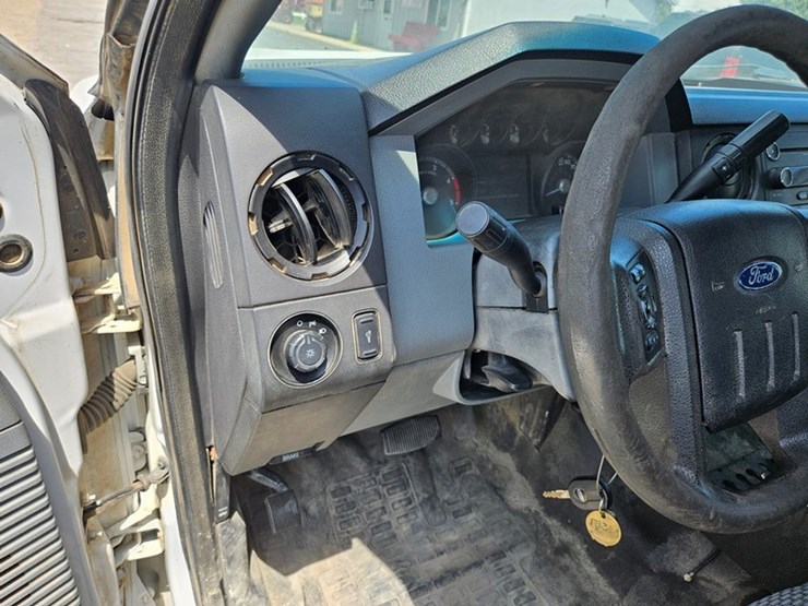2013-ford-f350-image-24